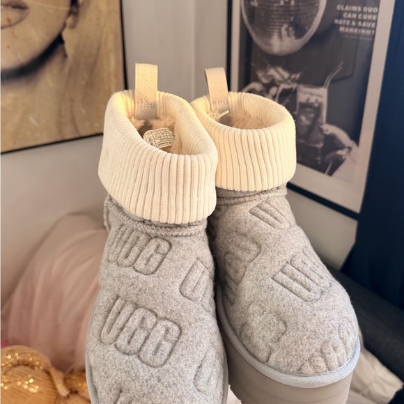 Ugh Felt platform mini boots Gray and Cream Platform booties - Picture 3 of 9